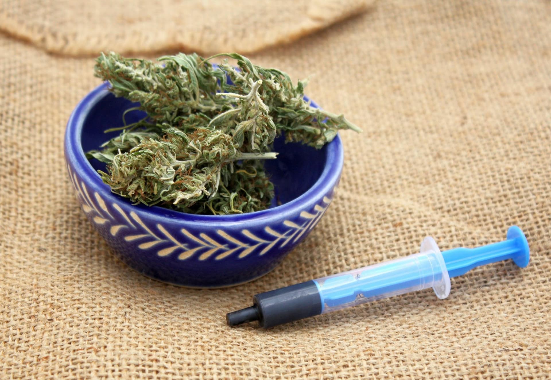 Rick Simpson Oil (RSO) - Cannabis oil extract for cancer symptom support